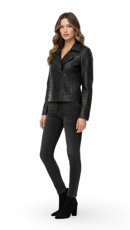 Chamarra Dama Tipo Rocker de Piel de Ovino con Detalles Artesanales de Estoperoles