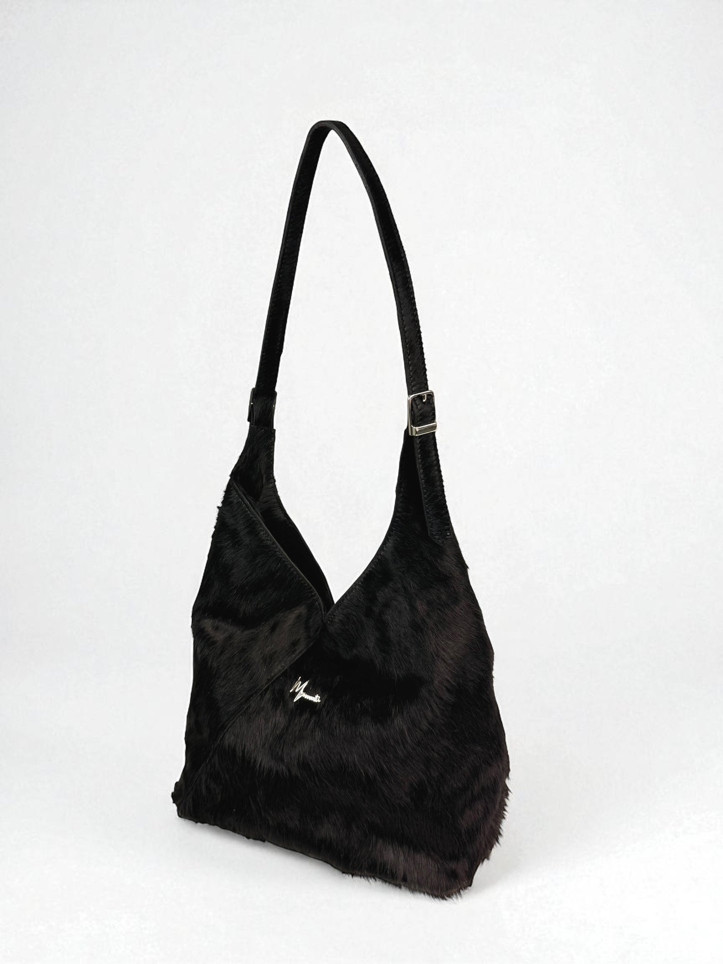 Bolso mod  Nigeria Pelo de Res Negro Asa Ajustable