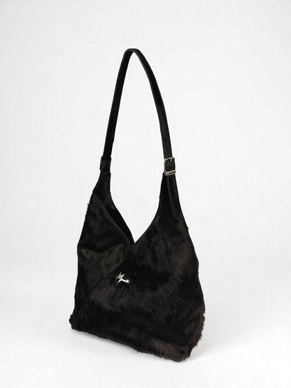 Bolso mod  Nigeria Pelo de Res Negro Asa Ajustable