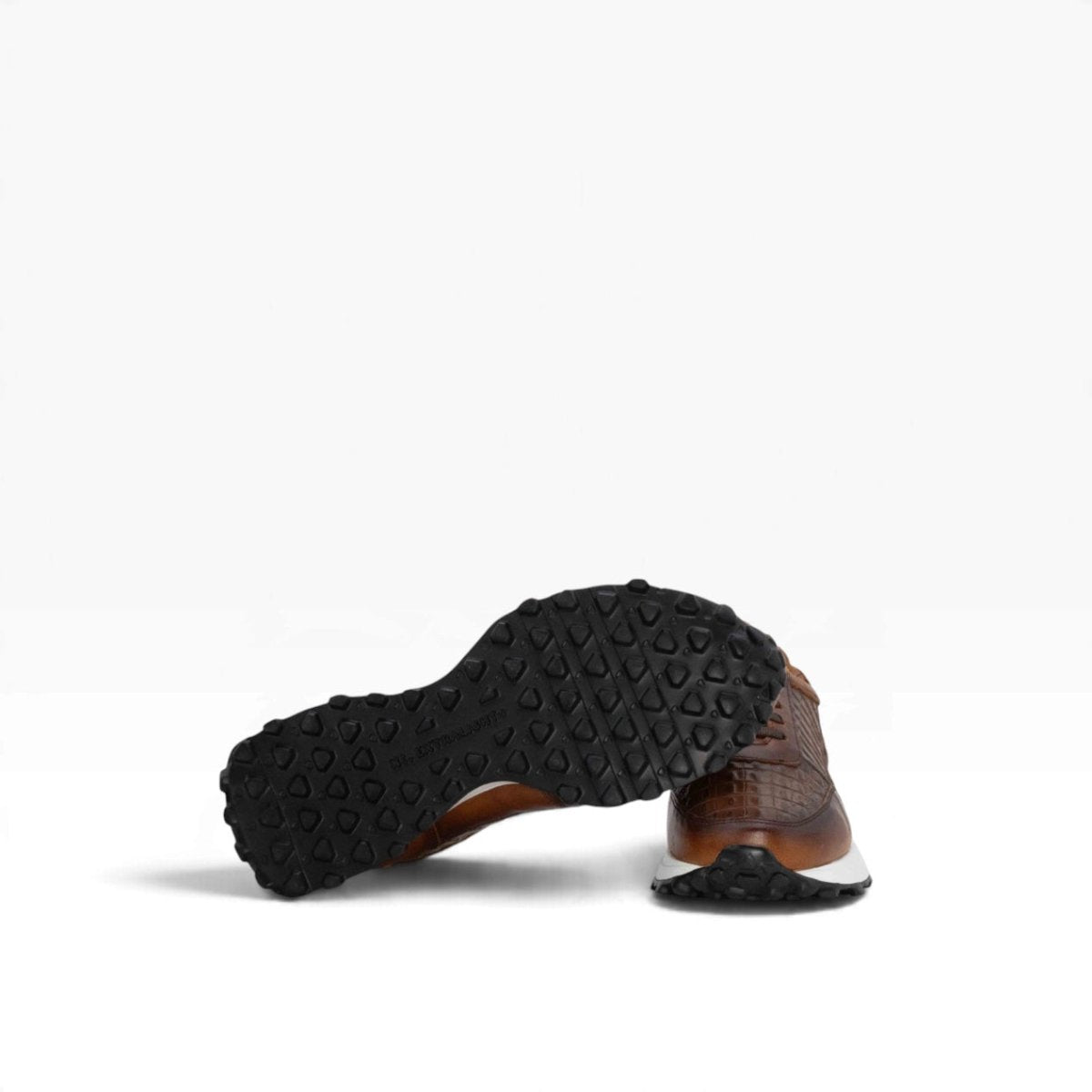 Tenis piel genuina mod 20000 Caoba Pull Up / Grabado de Cocodrilo Shedron* Sombreado* - MosvartiTenis piel genuina mod 20000 Caoba Pull Up / Grabado de Cocodrilo Shedron* Sombreado*