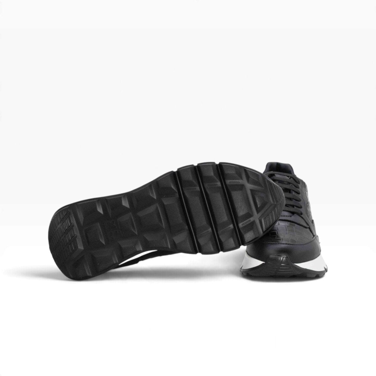 Tenis piel genuina mod 40002 Pull Up Negro / Grabado de Cocodrilo Negro - MosvartiTenis piel genuina mod 40002 Pull Up Negro / Grabado de Cocodrilo Negro