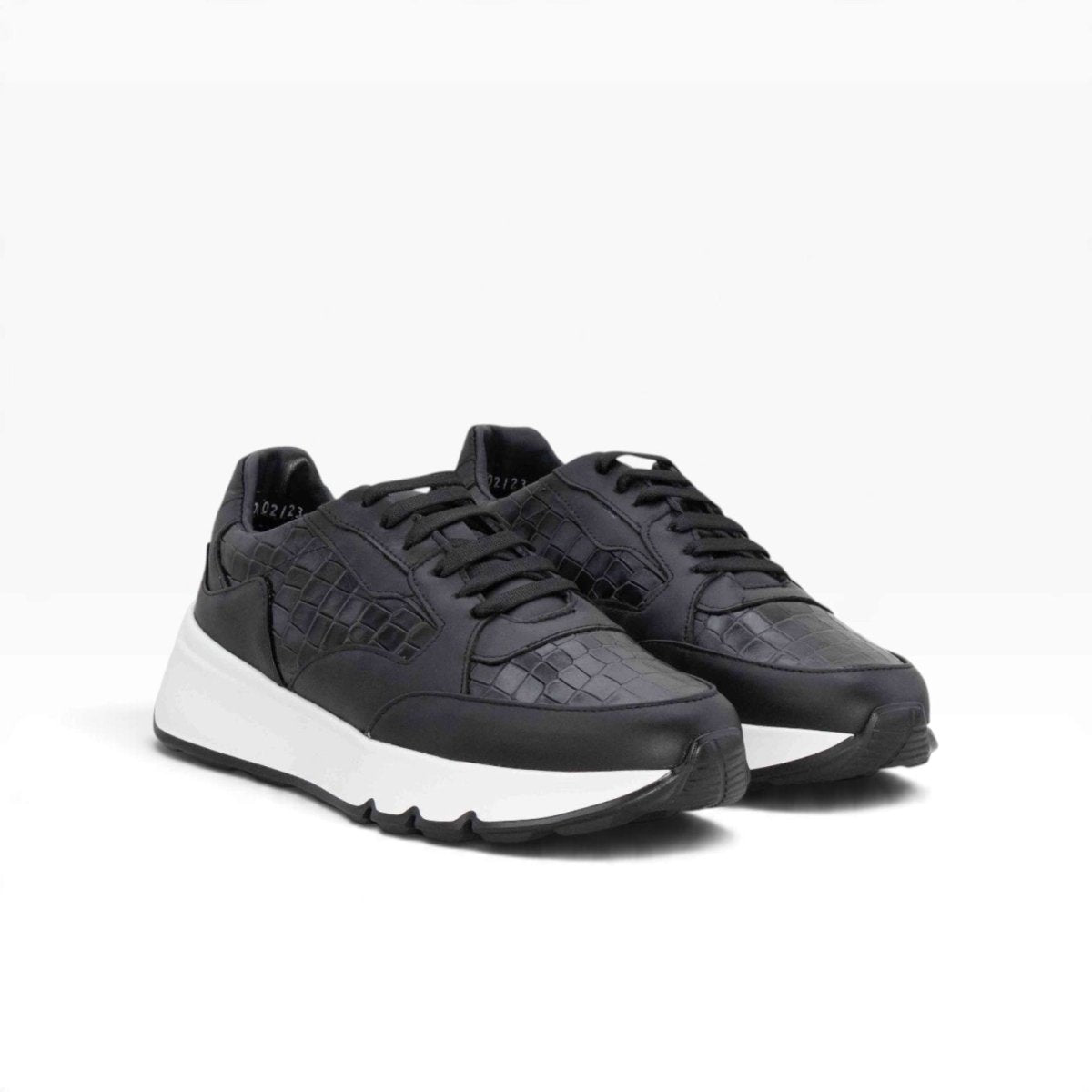 Tenis piel genuina mod 40002 Pull Up Negro / Grabado de Cocodrilo Negro - MosvartiTenis piel genuina mod 40002 Pull Up Negro / Grabado de Cocodrilo Negro