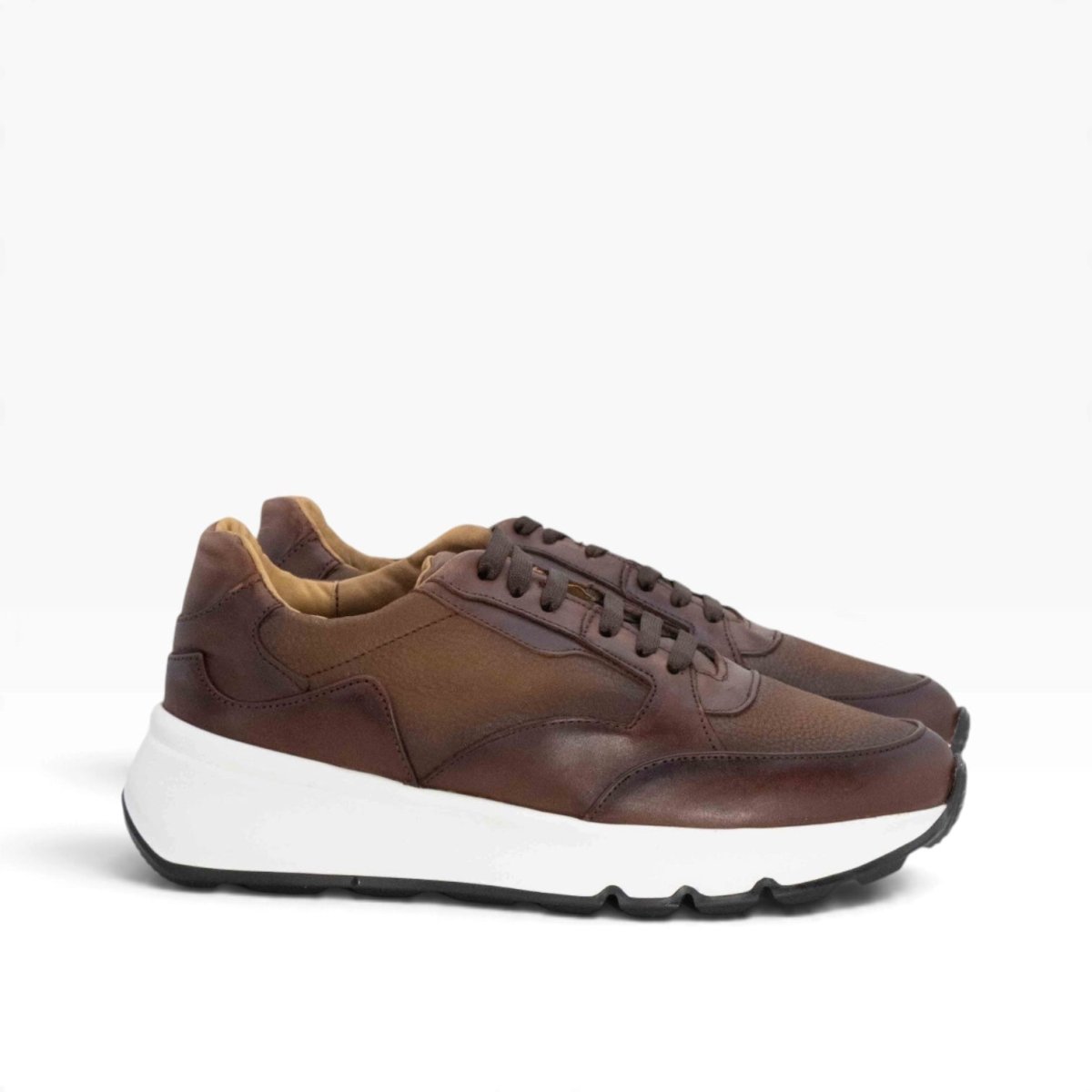 Tenis piel genuina mod 40002 Coñac Crazy Shedron Sombreado - MosvartiTenis piel genuina mod 40002 Coñac Crazy Shedron Sombreado