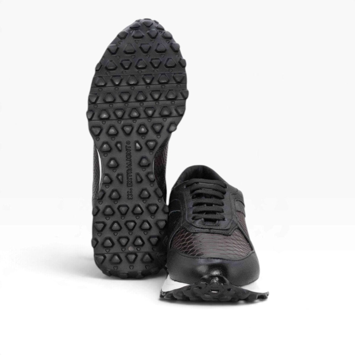 Tenis piel genuina mod 20015 Negro venado / Camaleon Cherry Grabado de Piton - MosvartiTenis piel genuina mod 20015 Negro venado / Camaleon Cherry Grabado de Piton