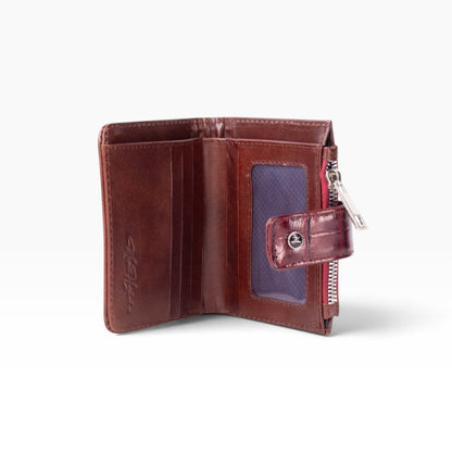 Cartera mosvartimx modelo Bolivia de piel bovina roja con grabado tipo cocodrilo, tarjetero y cierre para monedas.