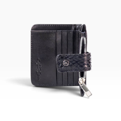 Cartera para dama mosvartimx modelo Bolivia en piel bovina negra con detalle de pitón y cierre metálico